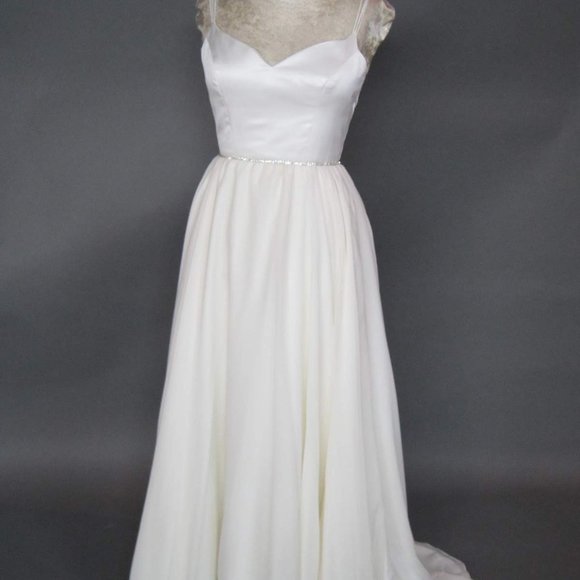Silk Chiffon Destination Wedding Dress/Bridal Gown - Picture 3 of 8